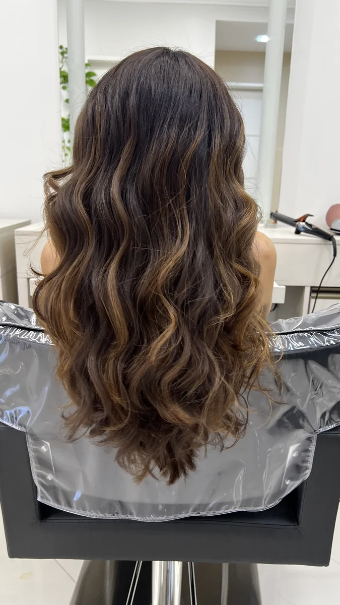 Morena iluminada com mechas em Recife — Studio Brün