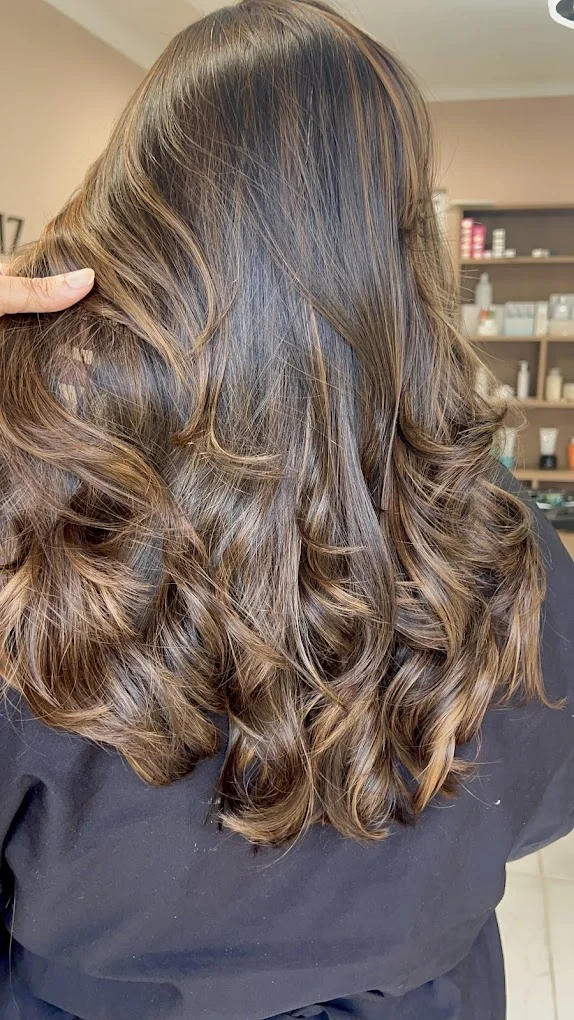 Resultado morena iluminada — mechas em Recife, Studio Brün